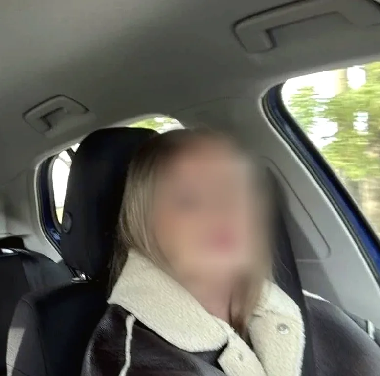 Eleri, 26