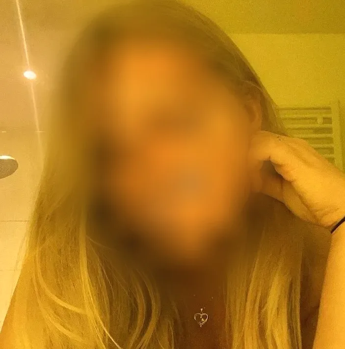 Farah, 30