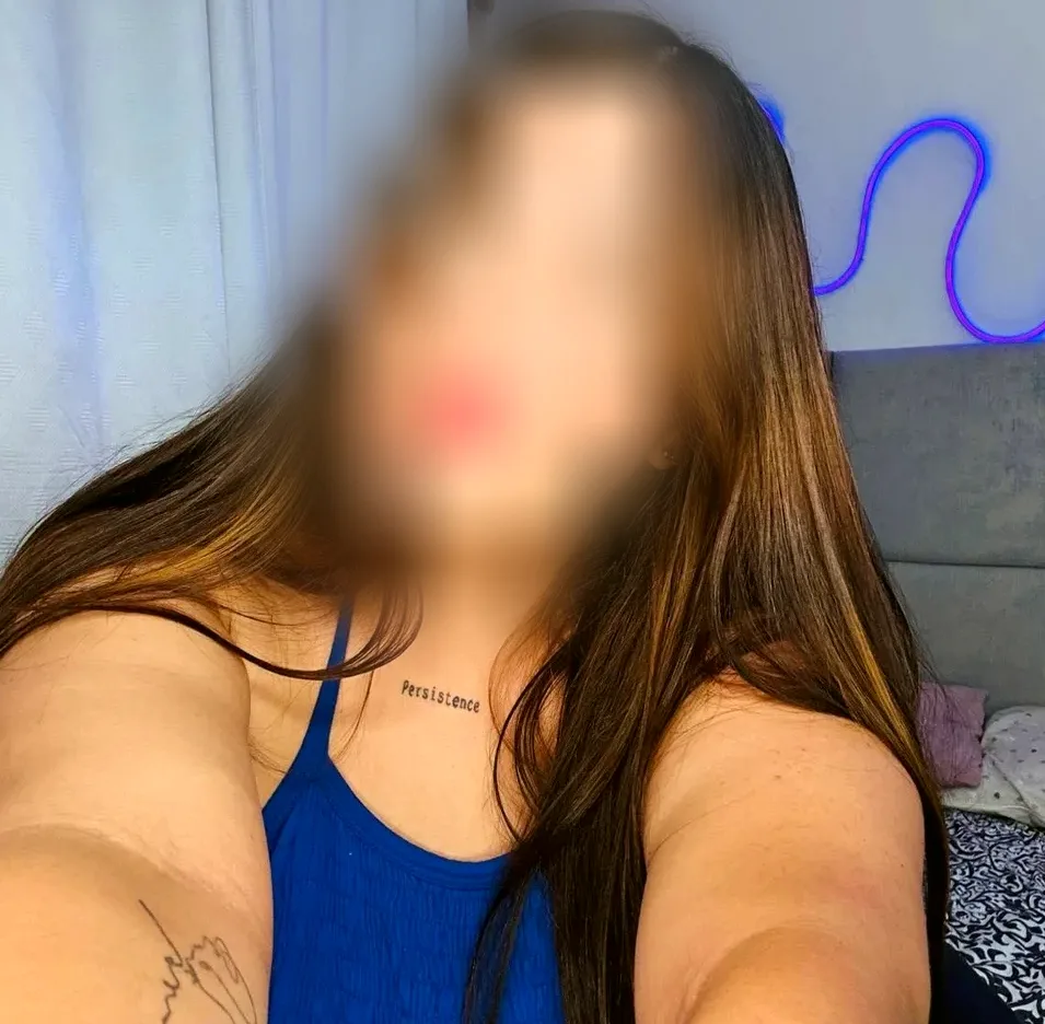 Holly, 23