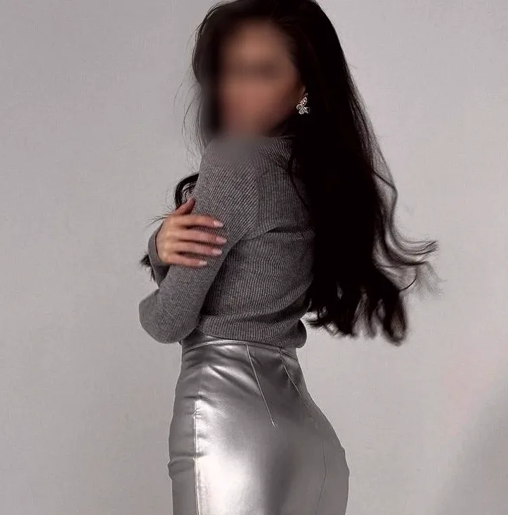 Lara, 20