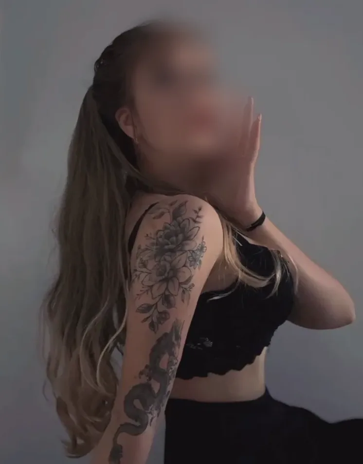 Naomi, 21