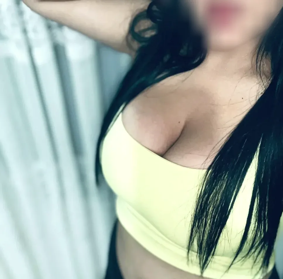 Nia, 20