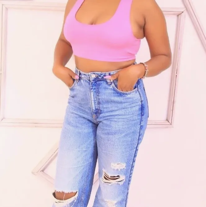 Rosie, 32