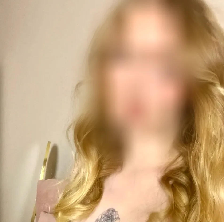 Yasmin, 23
